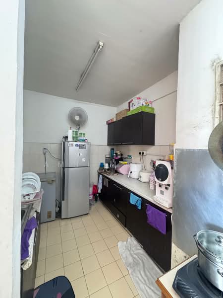 Apartment for Sale at Laguna Biru - Amni Manan - Kitchen - PropertyGuru.com.my