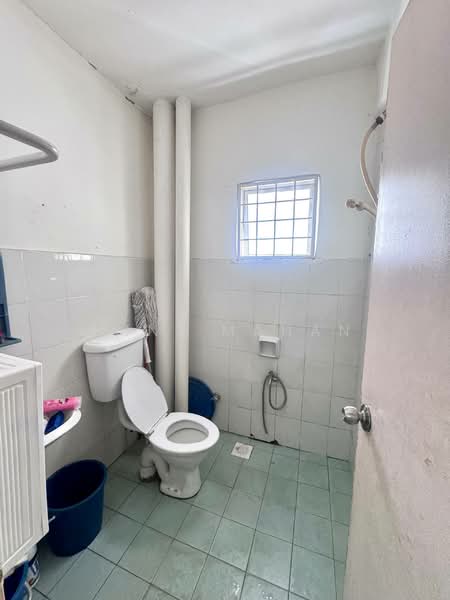 Apartment for Sale at Laguna Biru - Amni Manan - Bathroom - PropertyGuru.com.my