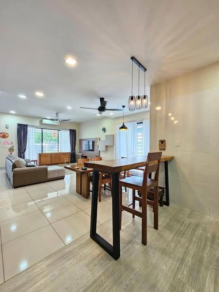 Rumah Teres 2 Tingkat untuk Disewa di Taman Mount Austin (Tebrau) - Pan Pan - PropertyGuru.com.my