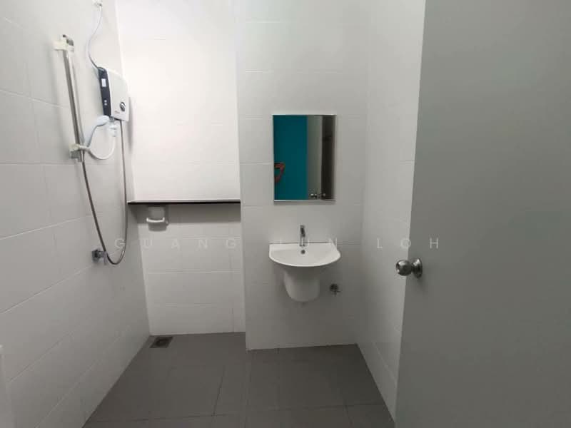 Cluster House for Sale in Taman Ekoflora (Johor Bahru) - Guang Jun Loh - Bathroom - PropertyGuru.com.my