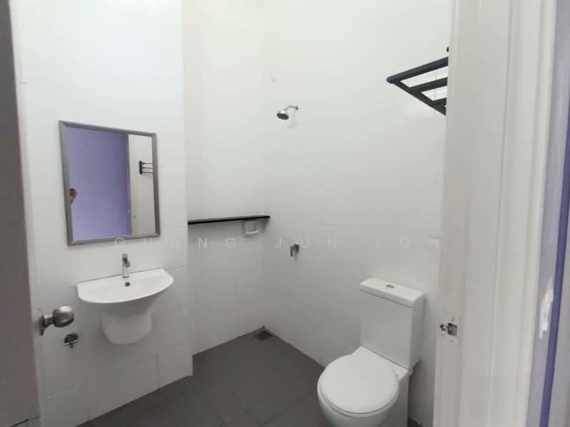 Cluster House for Sale in Taman Ekoflora (Johor Bahru) - Guang Jun Loh - Bathroom - PropertyGuru.com.my