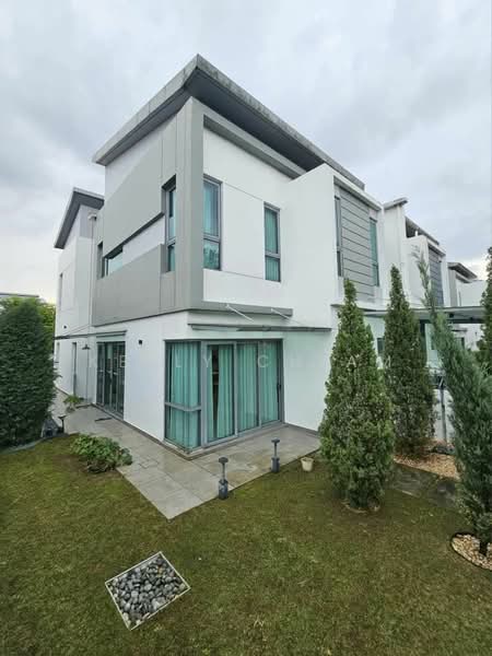 Rumah Berkembar untuk Dijual di Taman Molek (Johor Bahru) - Kelly Chiam - Exterior - PropertyGuru.com.my