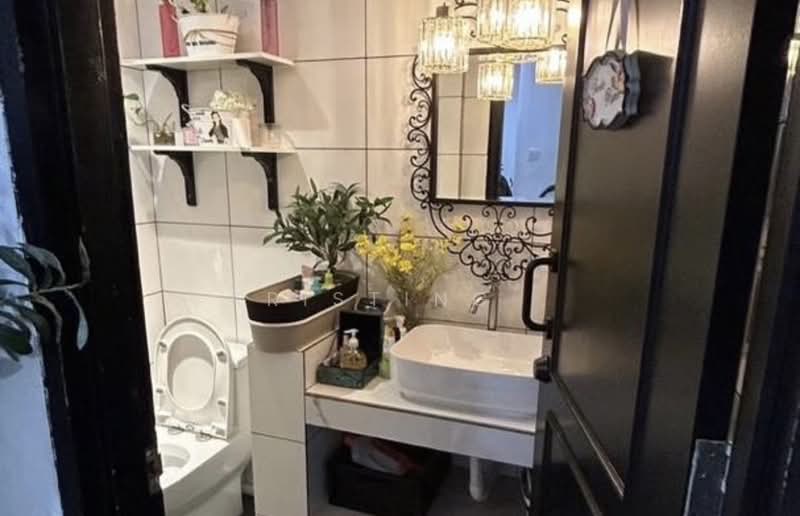 Shop / Office for Rent in Taman Tun Dr Ismail (Kuala Lumpur) - Kristing . - Bathroom - PropertyGuru.com.my