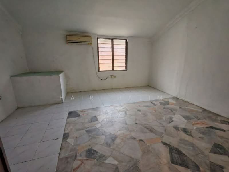 1.5-storey Terraced House for Sale in Taman Alam Megah (Shah Alam) - Hairi Halim - Interior - PropertyGuru.com.my