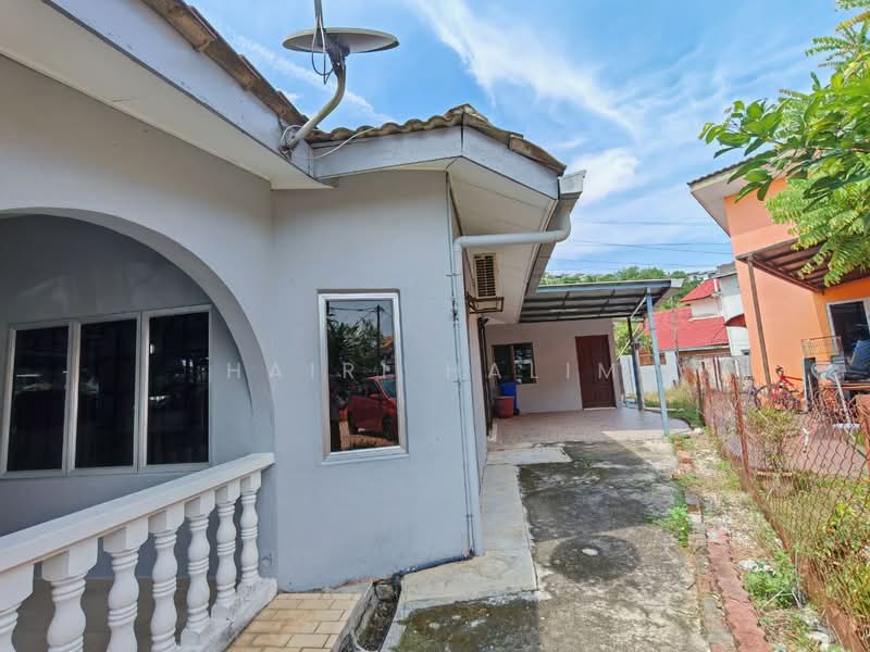 1.5-storey Terraced House for Sale in Taman Alam Megah (Shah Alam) - Hairi Halim - Exterior - PropertyGuru.com.my