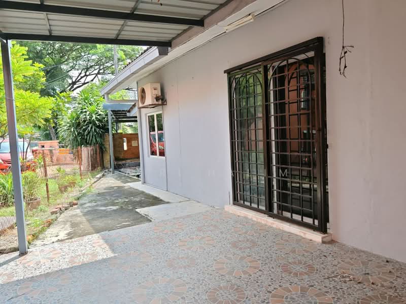 1.5-storey Terraced House for Sale in Taman Alam Megah (Shah Alam) - Hairi Halim - Exterior - PropertyGuru.com.my