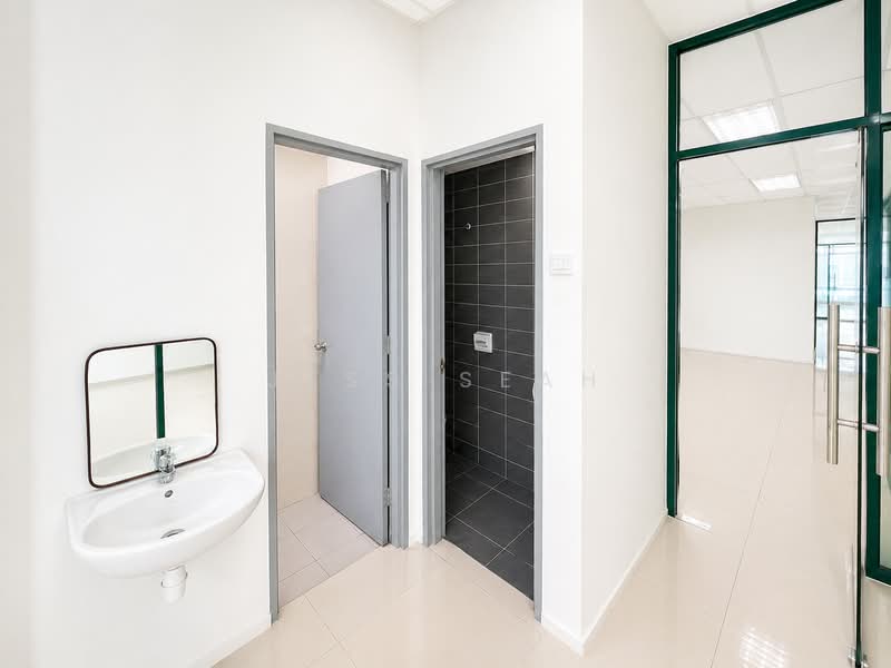 Office for Rent in Bandar Puteri Puchong (Puchong) - Jess Seah - Bathroom - PropertyGuru.com.my