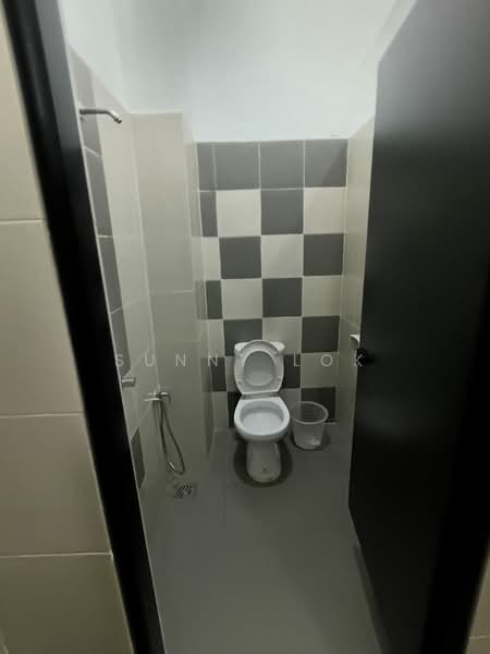 Shop / Office for Rent in Taman Pauh Jaya (Perai) - Sunny Lok - Bathroom - PropertyGuru.com.my
