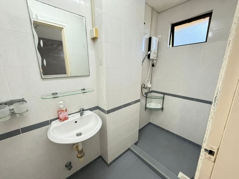 Condominium for Rent at Siantan Puri (8th Avenue) - YM Chong - Bathroom - PropertyGuru.com.my