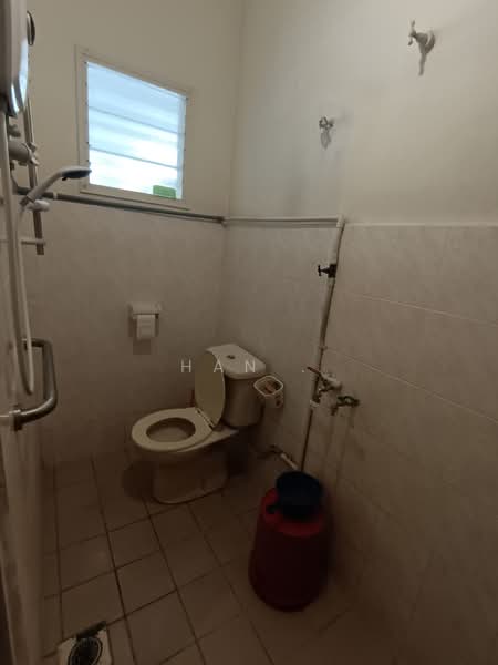 Rumah Teres 2 Tingkat untuk Dijual di Taman Overseas Union (Taman Oug) (Jalan Klang Lama (Old Klang Road)) - Han . - Bathroom - PropertyGuru.com.my