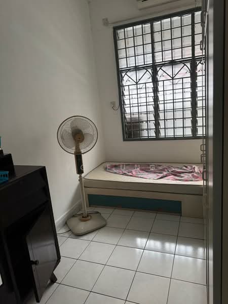 Rumah Teres 1.5 Tingkat untuk Disewa di Taman Molek (Johor Bahru) - YC Fung - Bedroom - PropertyGuru.com.my