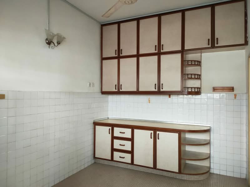 2-storey Terraced House for Sale in Seksyen 19 (Petaling Jaya) - Richard Liew - Kitchen - PropertyGuru.com.my
