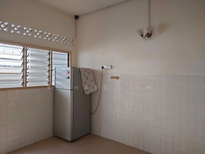 2-storey Terraced House for Sale in Seksyen 19 (Petaling Jaya) - Richard Liew - Kitchen - PropertyGuru.com.my