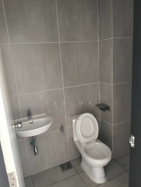 Service Residence for Sale at Space Residency - Yen Ma - Bathroom - PropertyGuru.com.my