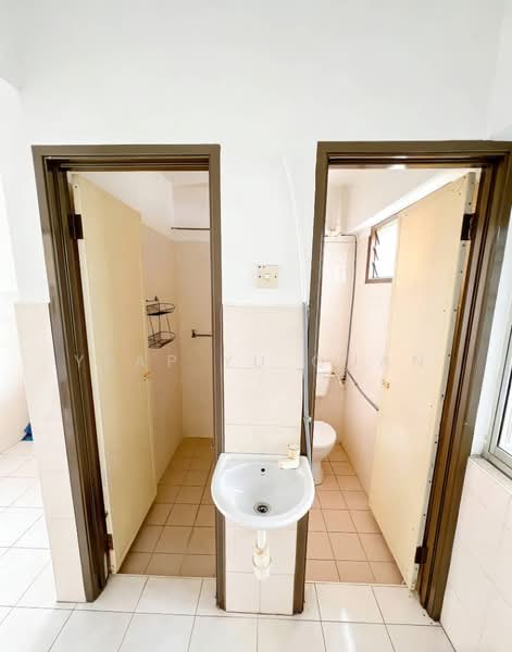 Pangsapuri untuk Dijual di Desa Indah Block 33 - Yeap Yu Quan - PropertyGuru.com.my