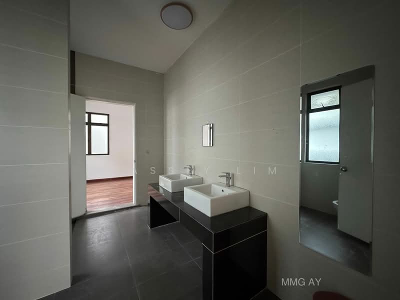 Rumah Teres 3 Tingkat untuk Dijual di Setia Alam (Selangor) - Cassey Lim - Bathroom - PropertyGuru.com.my