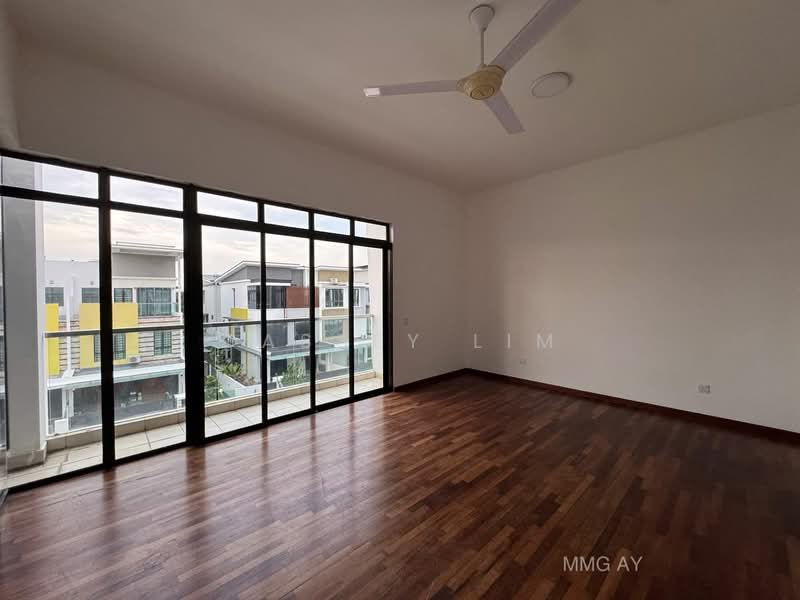 Rumah Teres 3 Tingkat untuk Dijual di Setia Alam (Selangor) - Cassey Lim - Balcony - PropertyGuru.com.my