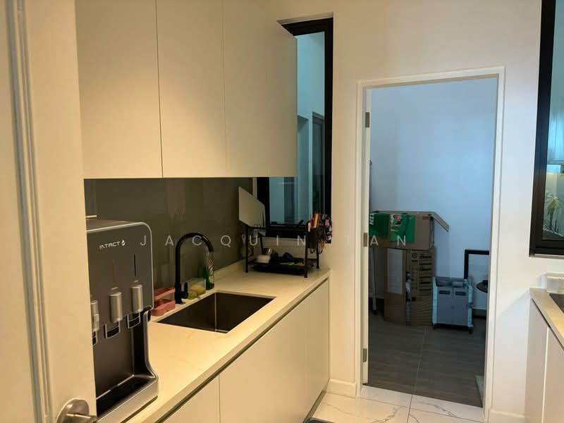 Servis Apartment untuk Dijual di Cubic Botanical - Jacquin Tan - Kitchen - PropertyGuru.com.my