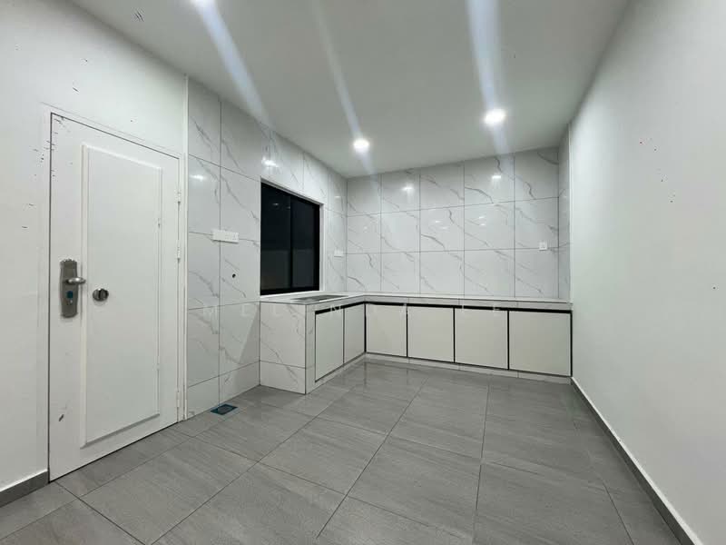 Rumah Berkembar untuk Dijual di Taman Bunga Ros (Tebrau) - Melinda Ee - Kitchen - PropertyGuru.com.my
