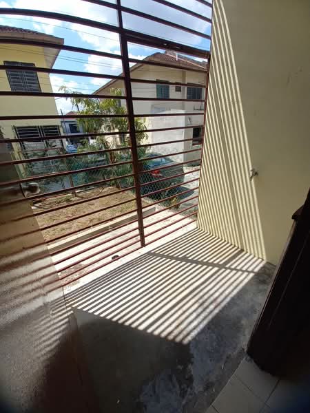 2-storey Terraced House for Sale in Taman Lestari Putra (Seri Kembangan) - Alex Choo - Exterior - PropertyGuru.com.my