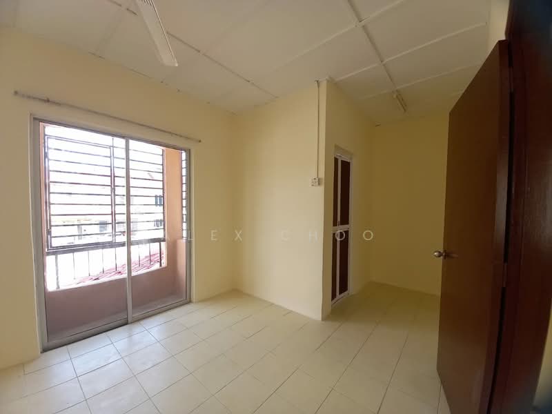 2-storey Terraced House for Sale in Taman Lestari Putra (Seri Kembangan) - Alex Choo - Interior - PropertyGuru.com.my