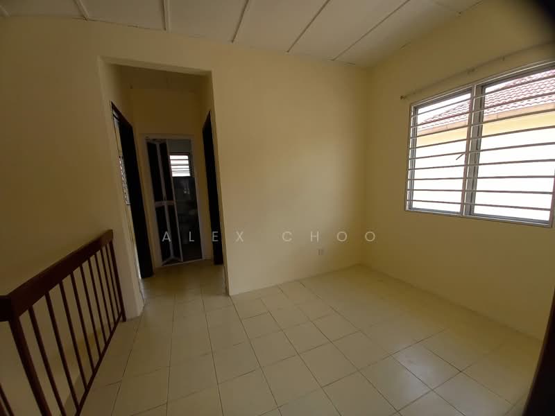 2-storey Terraced House for Sale in Taman Lestari Putra (Seri Kembangan) - Alex Choo - Interior - PropertyGuru.com.my