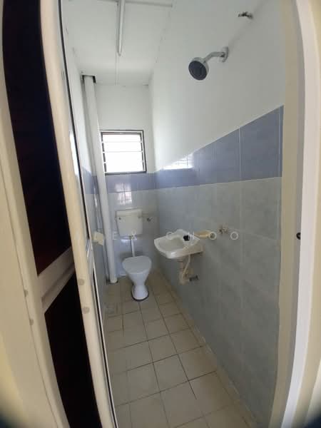 2-storey Terraced House for Sale in Taman Lestari Putra (Seri Kembangan) - Alex Choo - Bathroom - PropertyGuru.com.my