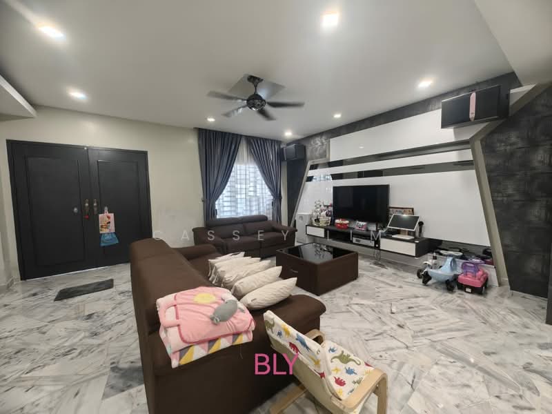 Rumah Teres 2 Tingkat untuk Dijual di Bandar Baru Klang (Klang) - Cassey Lim - Living Room - PropertyGuru.com.my