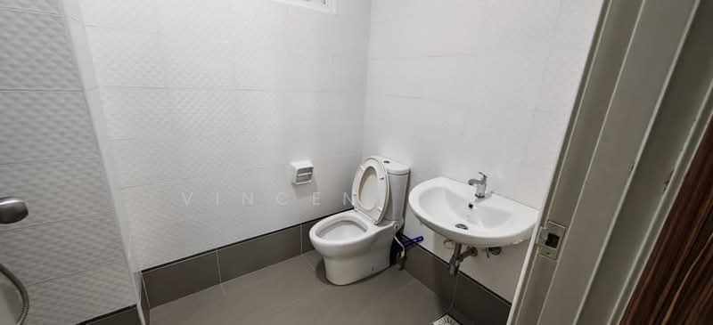 Apartment for Rent at Seasons Amara Larkin - Vincent Tea - Bathroom - PropertyGuru.com.my
