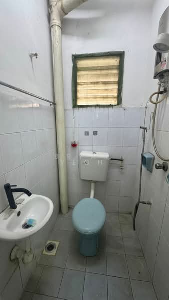 Townhouse for Sale in Taman Impian Indah (Balakong) - Bryan Yeoh - Bathroom - PropertyGuru.com.my