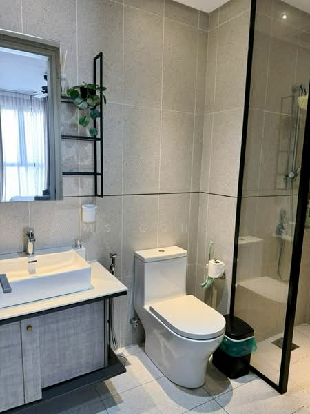 Service Residence for Sale at Millerz Square Serviced Residence - Ms Goh . - Bathroom - PropertyGuru.com.my