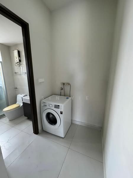 Condominium for Rent at Bay Point @ Country Garden Danga Bay - Sin Yie - Bathroom - PropertyGuru.com.my