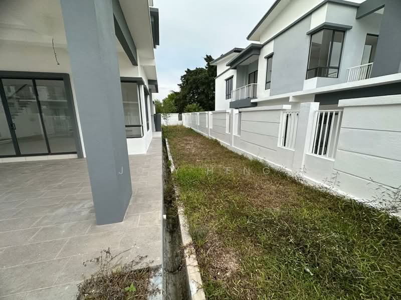 Rumah Berkembar untuk Dijual di Taman Rasah Kemayan (Rasah) - Joey Heng - Exterior - PropertyGuru.com.my