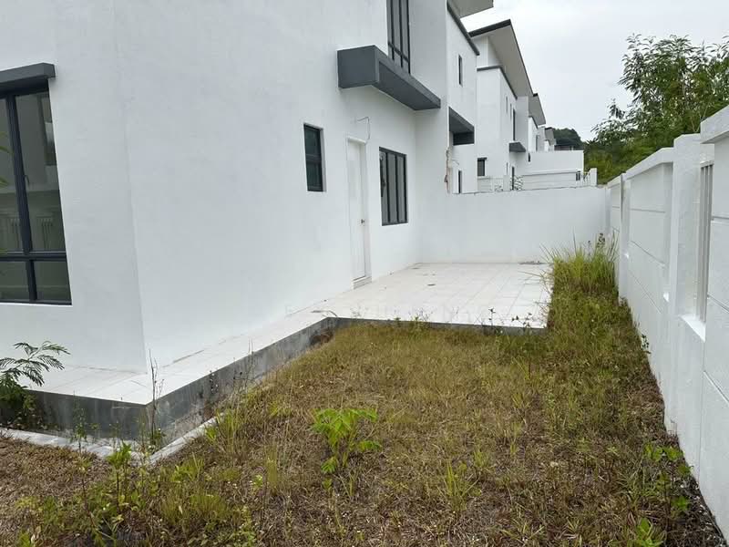 Rumah Berkembar untuk Dijual di Taman Rasah Kemayan (Rasah) - Joey Heng - Exterior - PropertyGuru.com.my