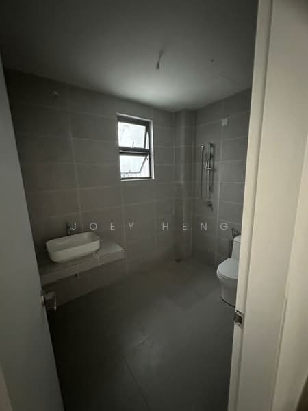 Rumah Berkembar untuk Dijual di Taman Rasah Kemayan (Rasah) - Joey Heng - Bathroom - PropertyGuru.com.my