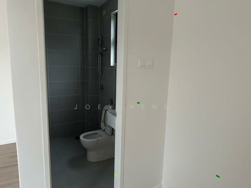 Rumah Berkembar untuk Dijual di Taman Rasah Kemayan (Rasah) - Joey Heng - Bathroom - PropertyGuru.com.my