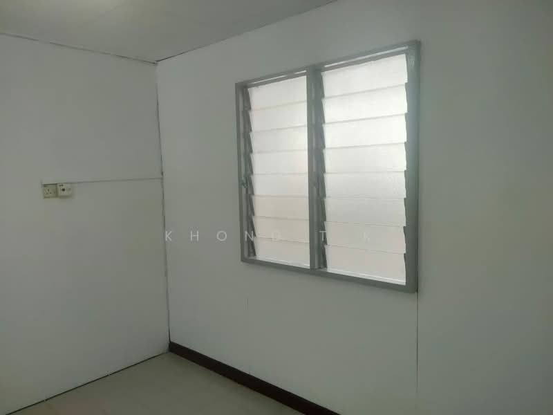 Rumah Teres 2 Tingkat untuk Disewa di Subang Jaya (Selangor) - Khong T.K - Downstairs Bedroom - PropertyGuru.com.my