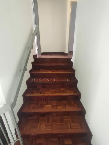 Rumah Teres 2 Tingkat untuk Disewa di Subang Jaya (Selangor) - Khong T.K - Staircase - PropertyGuru.com.my