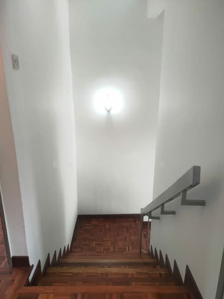 Rumah Teres 2 Tingkat untuk Disewa di Subang Jaya (Selangor) - Khong T.K - Staircase - PropertyGuru.com.my