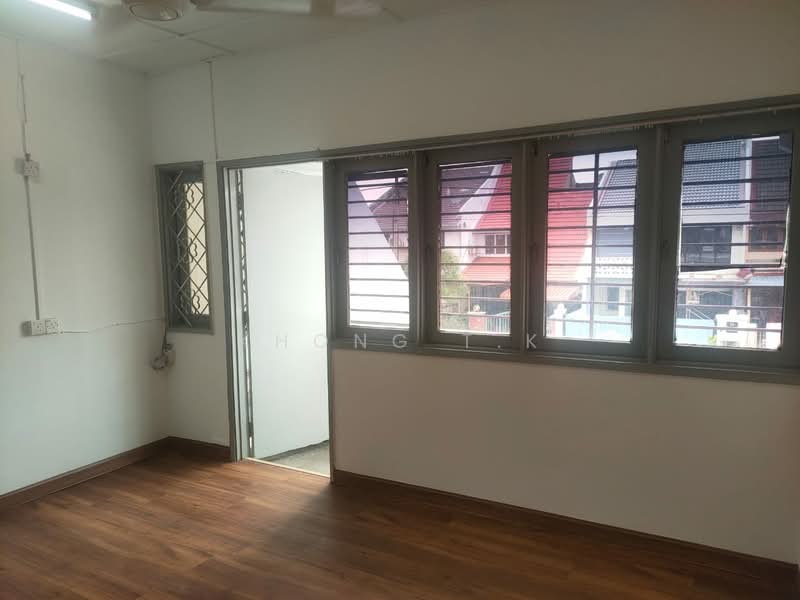 Rumah Teres 2 Tingkat untuk Disewa di Subang Jaya (Selangor) - Khong T.K - Master Bedroom - PropertyGuru.com.my