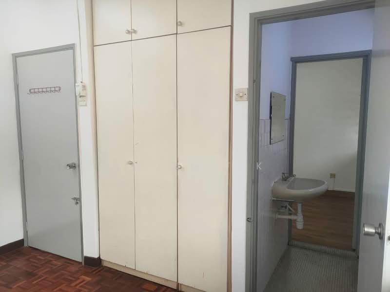 Rumah Teres 2 Tingkat untuk Disewa di Subang Jaya (Selangor) - Khong T.K - Bedroom #3 - PropertyGuru.com.my