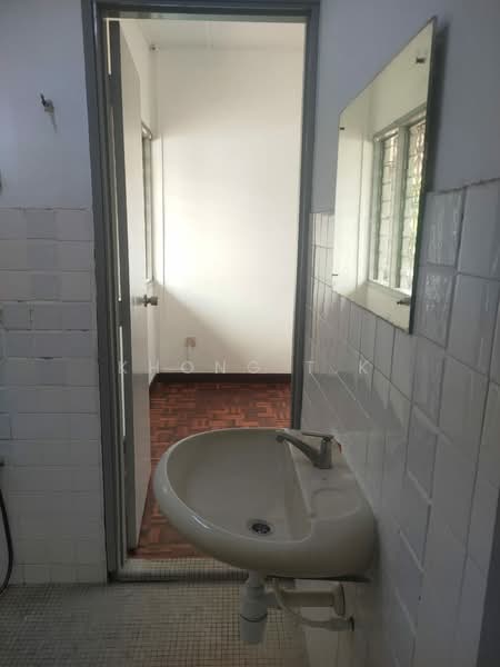 Rumah Teres 2 Tingkat untuk Disewa di Subang Jaya (Selangor) - Khong T.K - Shared Bathroom - PropertyGuru.com.my