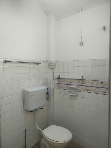 Rumah Teres 2 Tingkat untuk Disewa di Subang Jaya (Selangor) - Khong T.K - Shared Bathroom - PropertyGuru.com.my