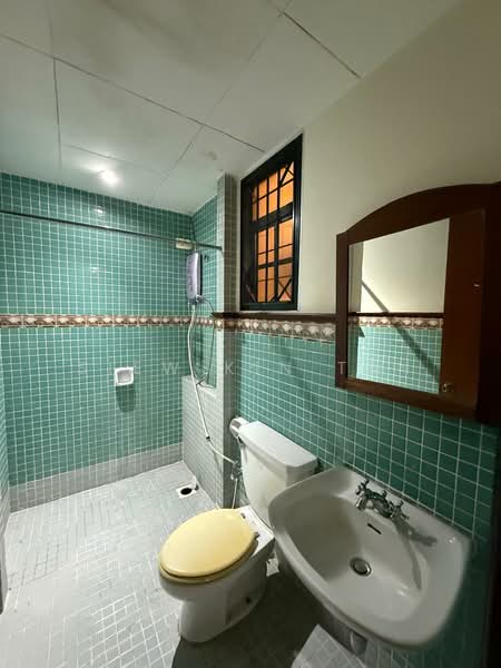 Kondominium untuk Dijual di Kampung Warisan - Siew Kin Tan - Bathroom - PropertyGuru.com.my