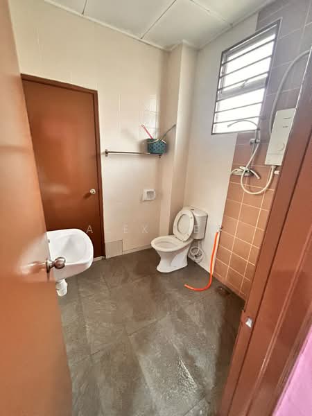 Rumah Teres untuk Disewa di Bandar Puteri Klang (Klang) - Alex Lee - Bathroom - PropertyGuru.com.my