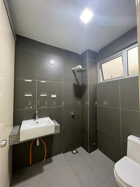 2-storey Terraced House for Sale in Bandar Putra Permai (Seri Kembangan) - Steve Tham - Bathroom - PropertyGuru.com.my