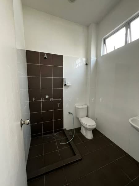 Semi-Detached House for Sale in Lunas (Kedah) - Eugene YE Tan - Bathroom - PropertyGuru.com.my