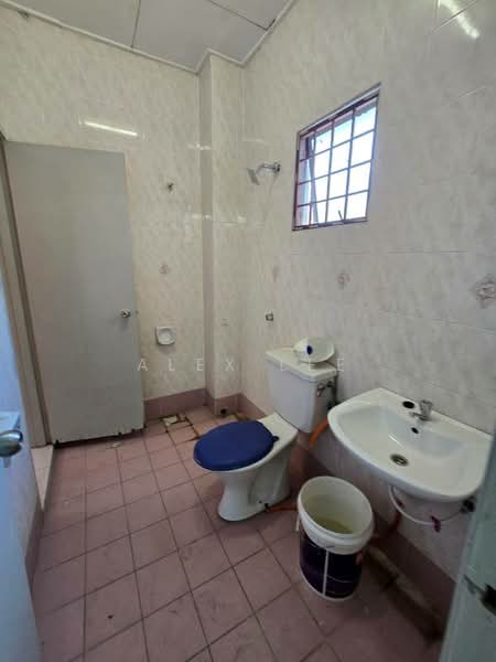 Terraced House for Sale in Bandar Puteri Klang (Klang) - Alex Lee - Bathroom - PropertyGuru.com.my