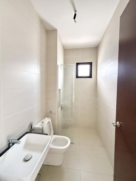 Rumah Berkembar untuk Dijual di Telok Panglima Garang (Selangor) - Wei Wei Low - Bathroom - PropertyGuru.com.my