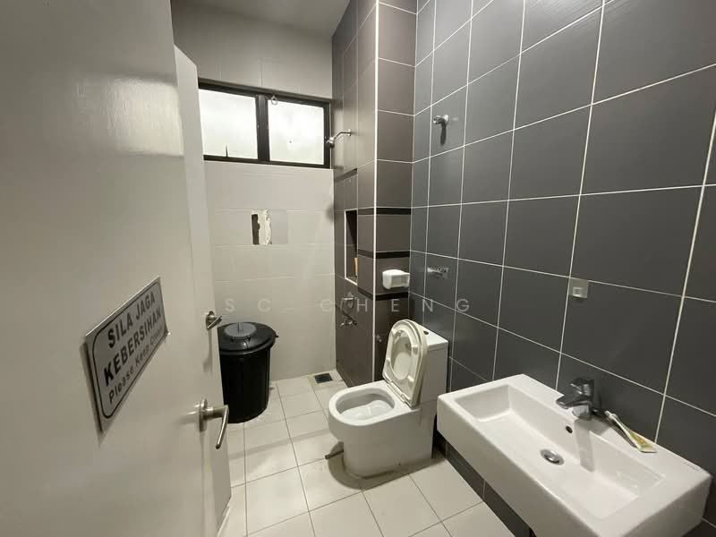 Semi-Detached House for Sale in Taman Nusa Idaman (Iskandar Puteri (Nusajaya)) - SC Cheng - Bathroom - PropertyGuru.com.my